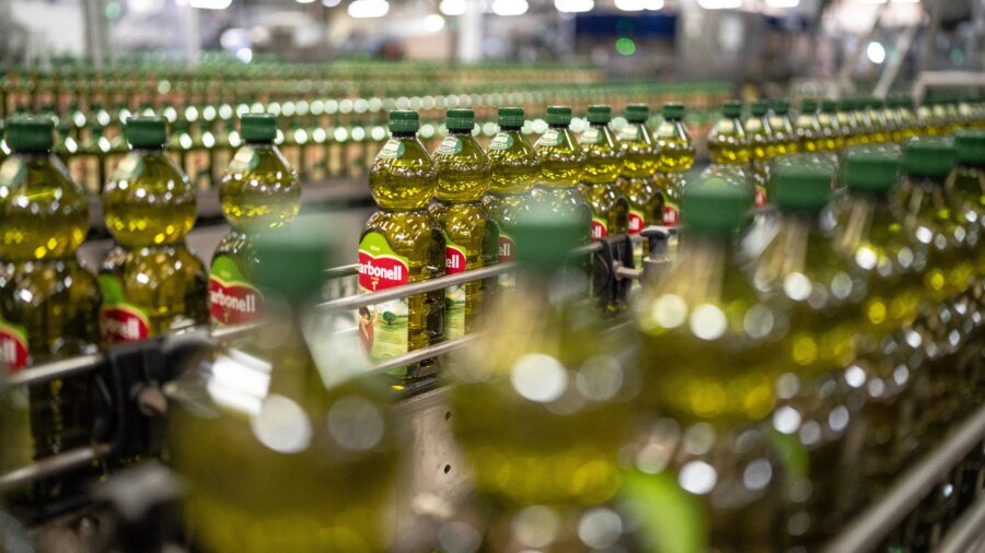 Spanish Olive Oil Giants Form Consortia to Bid for Deoleo