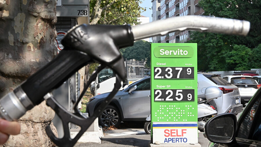 Fuel Prices Shift: Gasoline Slightly Down, Diesel Rises on Highways