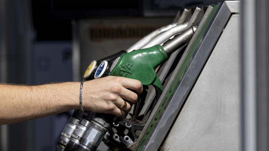 Fuel Prices Slip Further: Gasoline at €2.06, Diesel at €2.26 per Liter