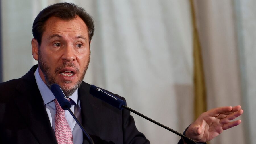 Spanish Transport Minister Rejects Pension Crisis Claims, Proposes Wage Hike