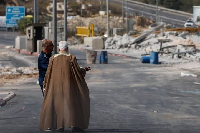 Israeli Forces Displace Over 2,000 in Hebron Following Deadly Attack