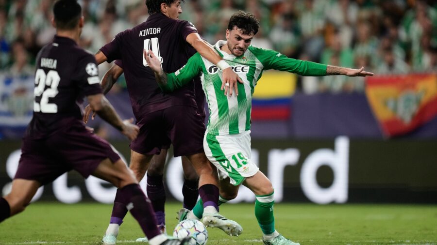 Troy Parrott to Replace Injured Cucho Hernández for Real Betis