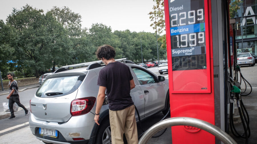 Italian Fuel Prices Remain Stable Amid Market Fluctuations