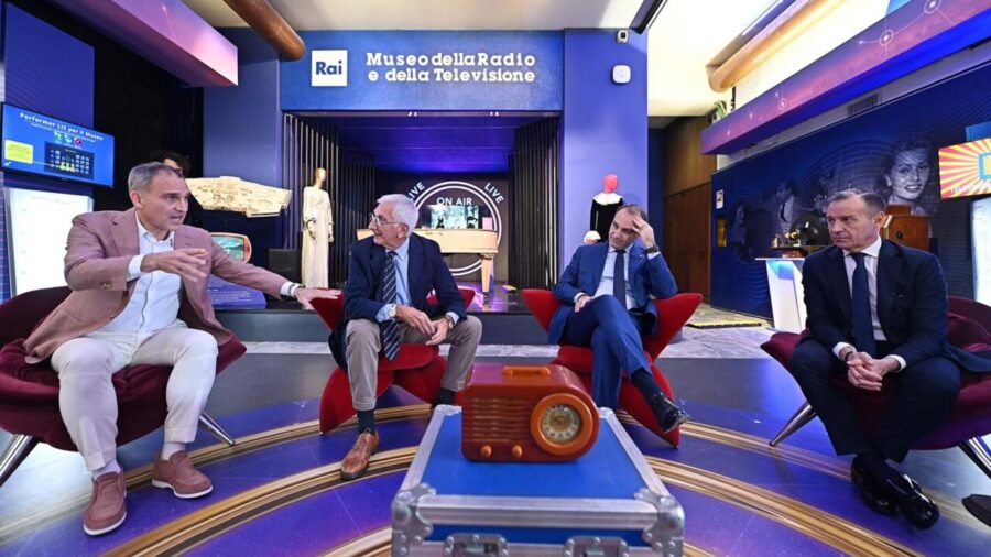 Renzo Arbore Donates Historic Radio to Turin’s Rai Museum