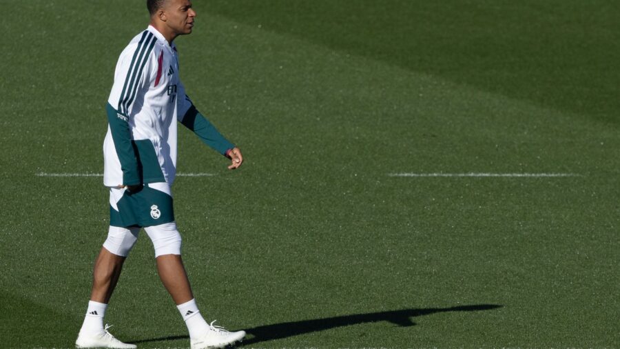 Real Madrid Faces Roma in Champions League Match