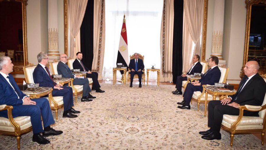 Egypt and Russia Discuss Russian Industrial Zone in Suez Canal