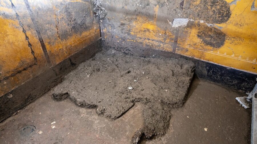 Archaeologists Uncover Intact Household Cabinet in Pompeii