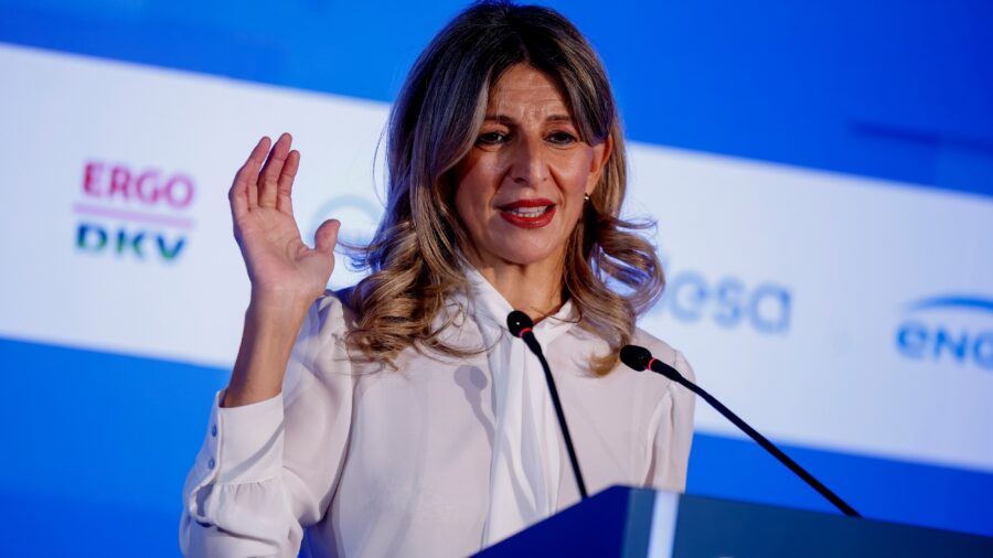 Spain Labor Ministry Eyes 5% Minimum Wage Hike Before Elections