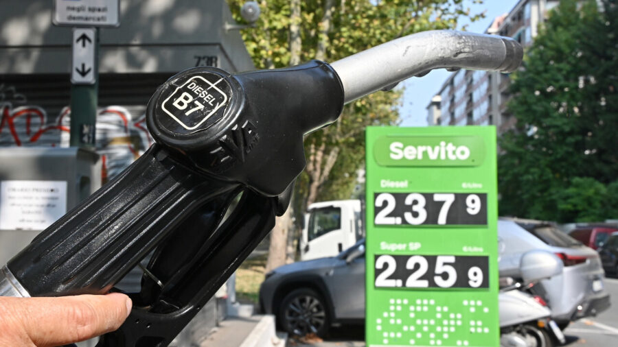 EU Considers Joint Buying to Lower Diesel Prices