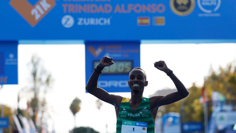 Rodrigue Kwizera shatters Spanish half‑marathon record in Valencia