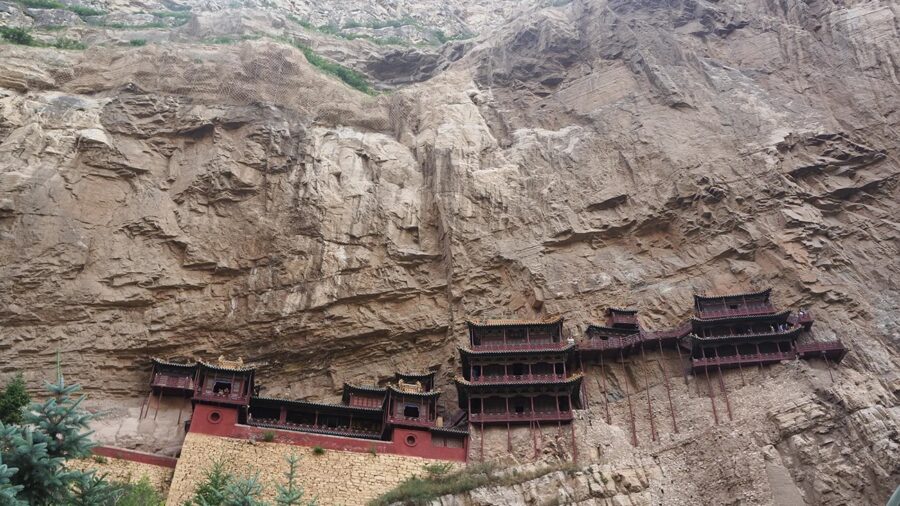 Travelers Face Logistical Hurdles Visiting China’s Hanging Temple