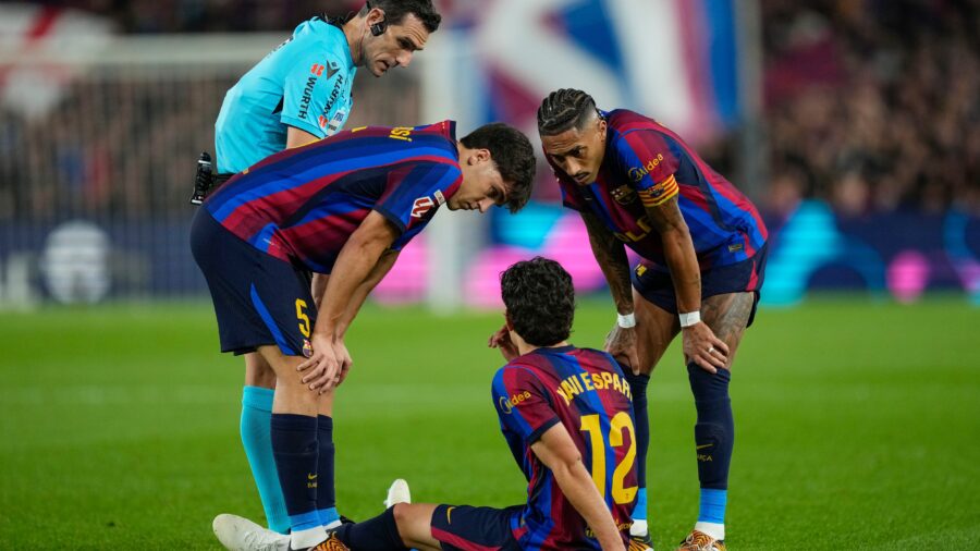 Barcelona Defender Xavi Espart Sidelined Seven Weeks With Ankle Injury