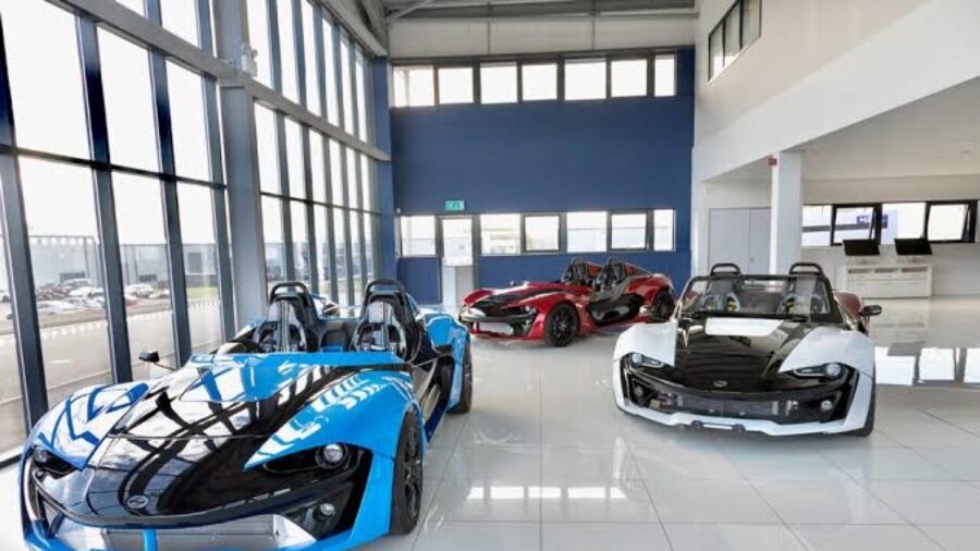 Zenos Updates E10 Sports Car With Carbon Fiber Body