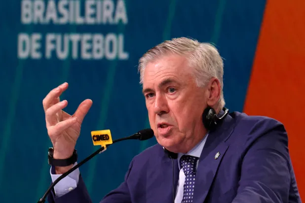 أنشيلوتي يعزز صفوف المنتخب البرازيلي بوجوه شابة استعداداً لليابان وسنغافورة
