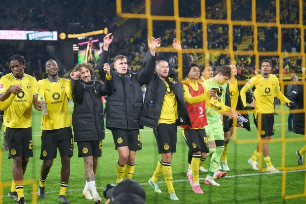 بوروسيا دورتموند يتصدر الدوري الألماني قبل مواجهة بايرن ميونخ المرتقبة