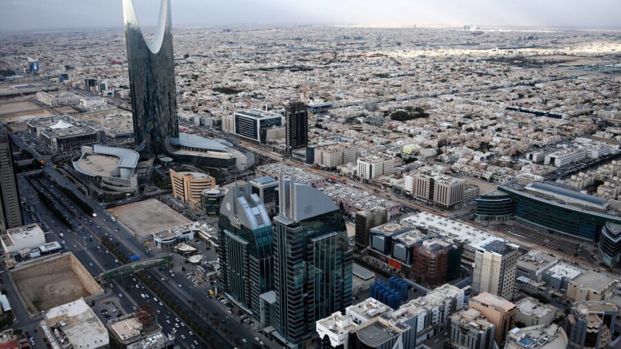 التحالف السعودي يعلن اعتراضه وتدميره لأربع طائرات مسيرة في الرياض والمدينة المنورة