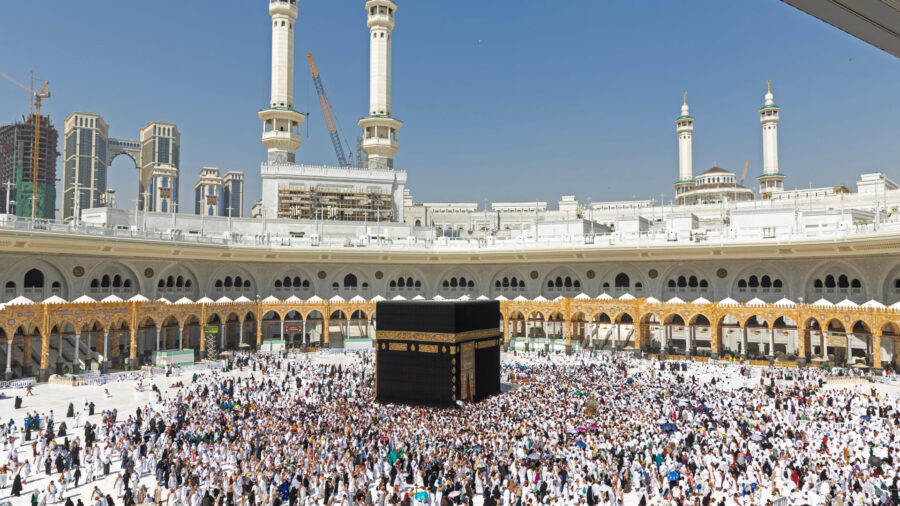 جماعة الحوثي تنفي مزاعم التحالف السعودي باستهداف مكة بطائرة مسيرة