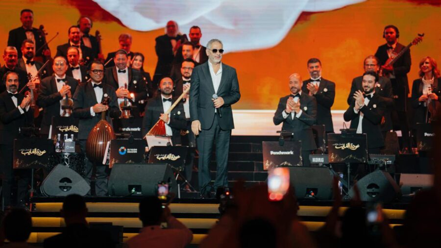 فضل شاكر يعود إلى المسرح بحفل في الرياض بعد غياب 14 عاماً