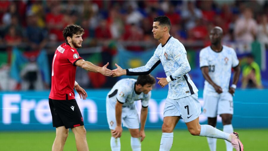 كريستيانو رونالدو يتضامن مع كفاراتسخيليا المصاب بتمزق الرباط الصليبي