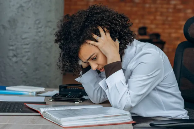تسع علامات تدل على الإرهاق الذهني وكيفية التعرف عليها