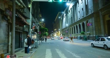 مصر تبدأ تطبيق المواعيد الشتوية لفتح وغلق المحال والمطاعم