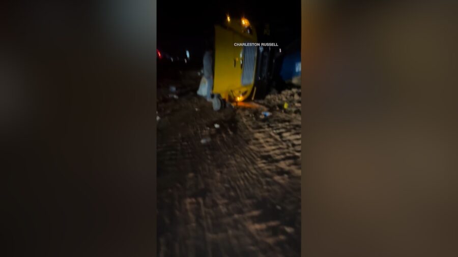 إصابة 25 شخصاً في حادث انقلاب حافلة مدرسية بولاية جورجيا الأمريكية