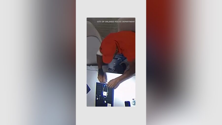لص يبتلع أقراطاً ماسية مسروقة أثناء اعتقاله في فلوريدا