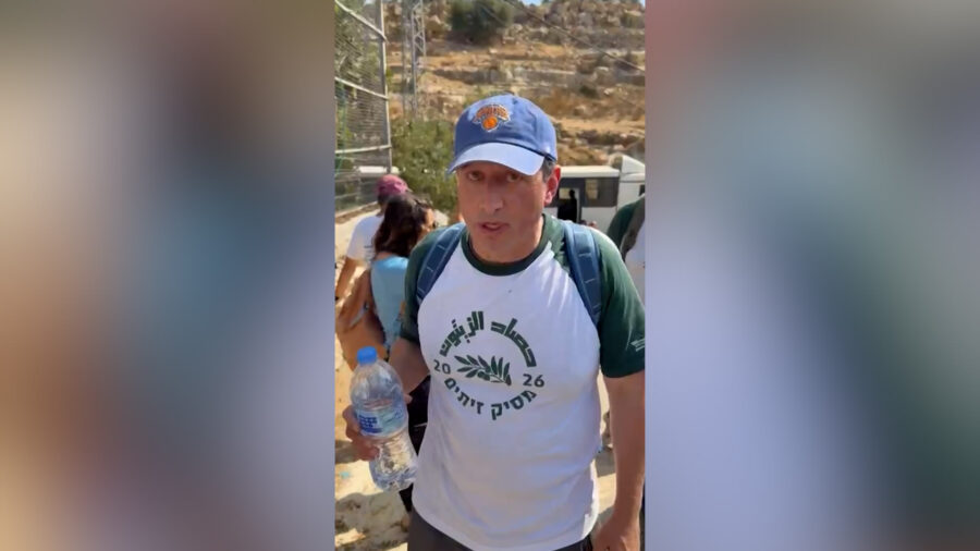 مرشح ديمقراطي يُفصح عن احتجازه من قبل الجيش الإسرائيلي في الضفة الغربية