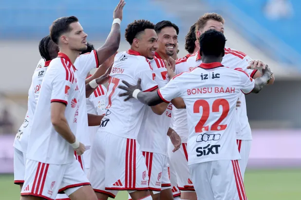القادسية يواجه الهلال في اختبار حاسم ضمن دوري روشن