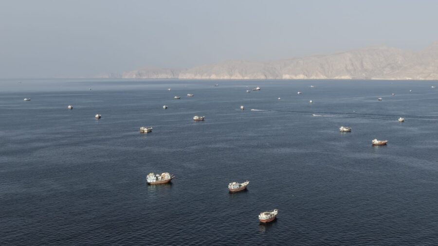إيران ترفض ربط أمن مضيق هرمز برفع العقوبات الأمريكية