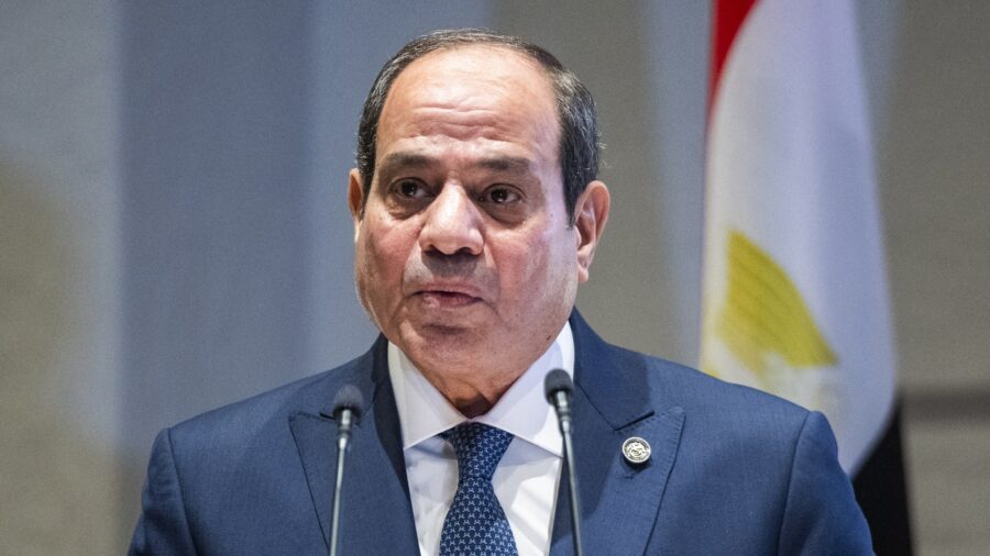 البرلمان المصري يمنح السيسي تفويضاً لدعم السعودية عسكرياً