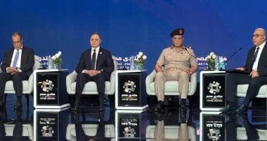 وزير الداخلية يستعرض استراتيجية تطوير العمل الشرطي لمواجهة الجرائم