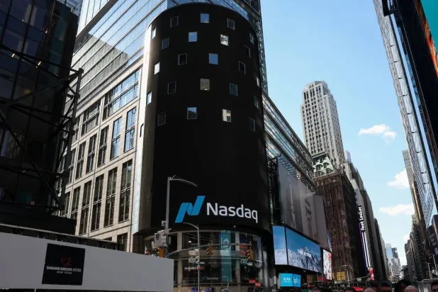 ارتفاع مؤشرات وول ستريت مع تراجع أسعار النفط قبيل قرار الفيدرالي